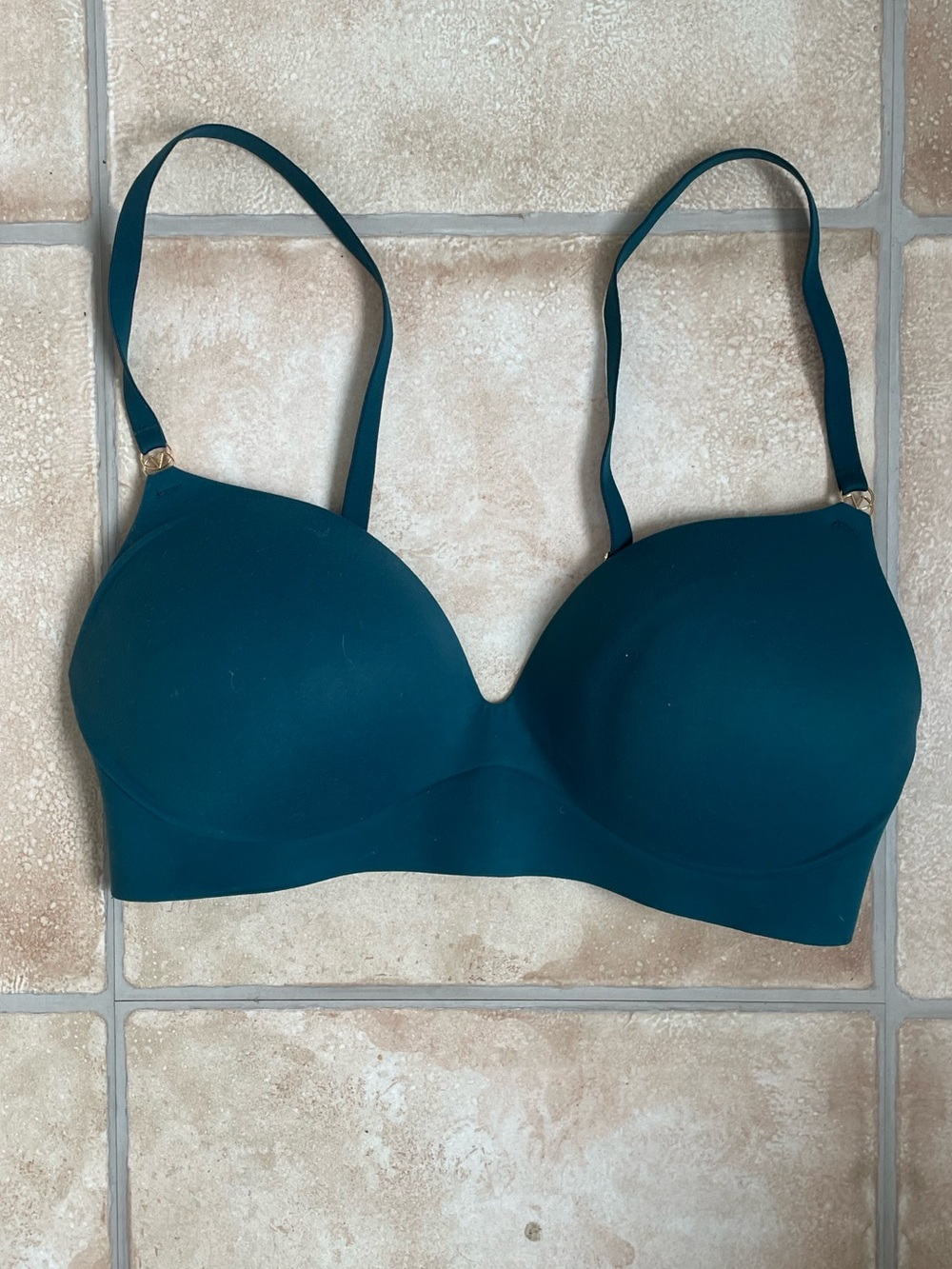 Victoria Secret Love Cloud Smooth Wireless Push Up Plunge Bra, Teal; 34D